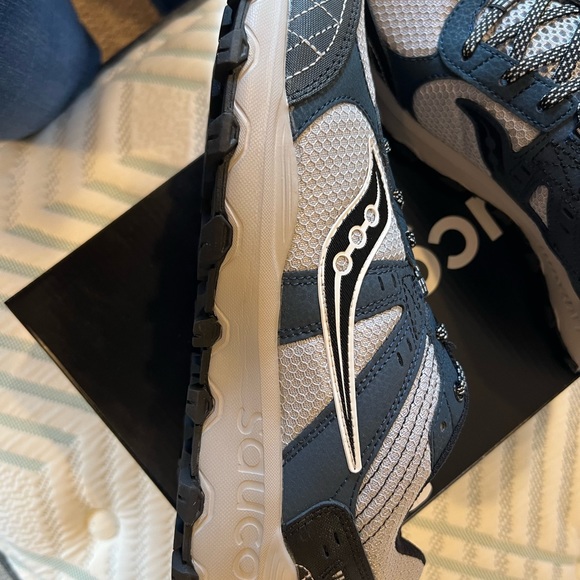 Mens NWT Saucony Raptor TR trail shoes. - Picture 6 of 6